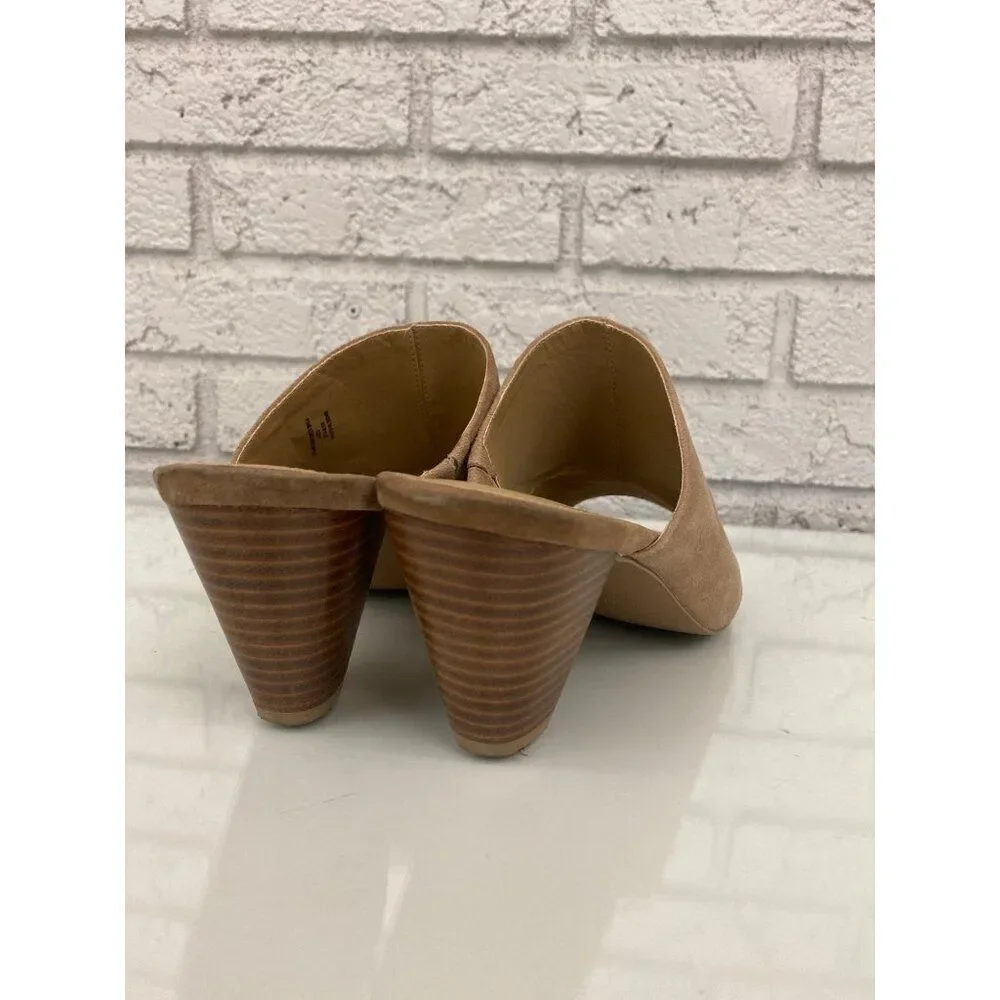 Adrienne Vittadini Women Suede Peep Toe Nude Heeled Sandal Size 8.5